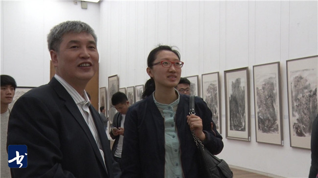 4月29日，由天津美协主办的《祖国颂》申世辉中