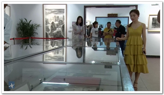 “浑然天成——谢天成画展”在荣宝斋天津分店